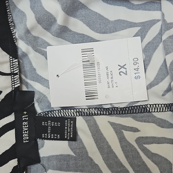 Forever 21 Skirt - Picture 2 of 2